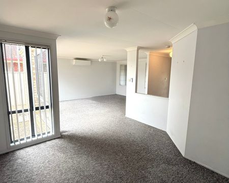 3 Bedroom Home with Study! - Photo 5