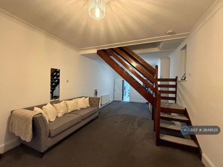 2 bedroom semi-detached house to rent - Photo 3