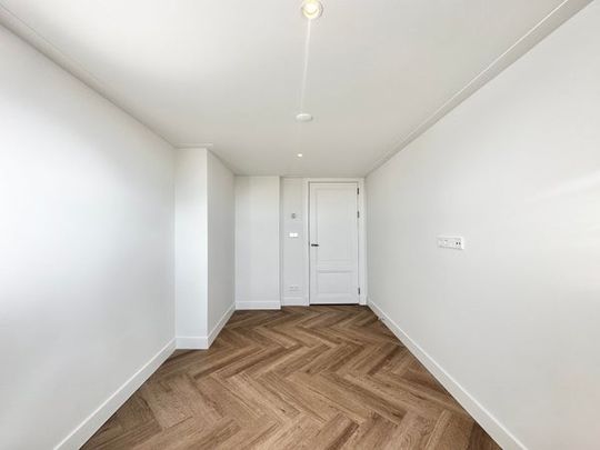 Te huur: Appartement Maarten Harpertszoon Trompstraat in Amsterdam - Photo 1