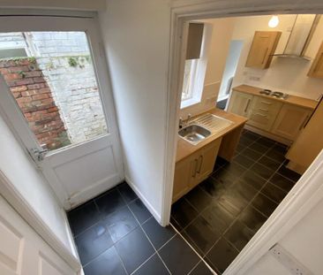 2 bedroom terraced house to rent - Photo 6
