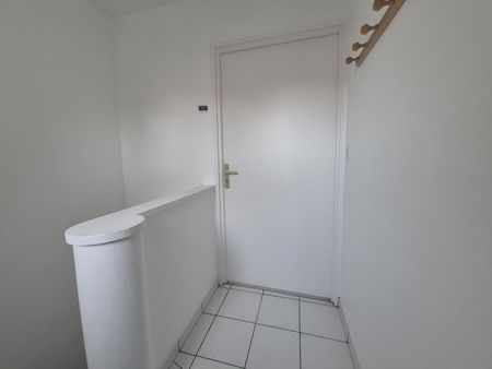 Location Appartement 1 pièce 47m² AULNOY LEZ VALENCIENNES 59300 - Photo 4