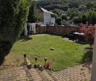 Großzügige 3-Zimmerwohnung unterm Dach in ruhiger und grüner Lage! - Foto 1