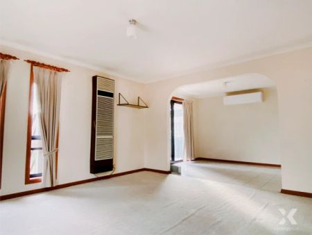 2 Bed, 1 Bath - Photo 5