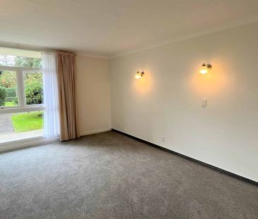 Modern Two-Bedroom Unit Double Grammar Zone ... - Photo 4
