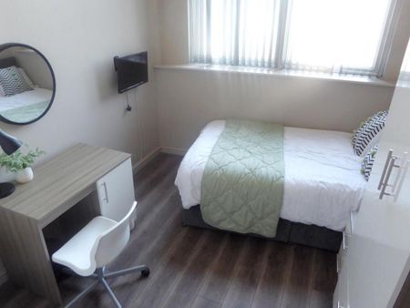 6 bedroom flat to rent - Photo 2