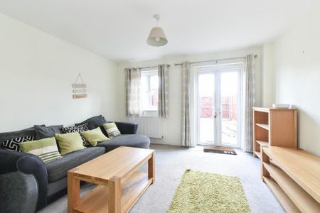 3 bedroom semi-detached house to rent - Photo 2