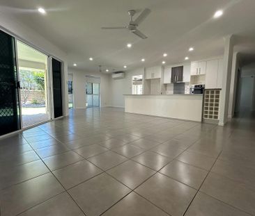SPACIOUS AND LOW MAINTENANCE FAMILY HOME - Photo 1