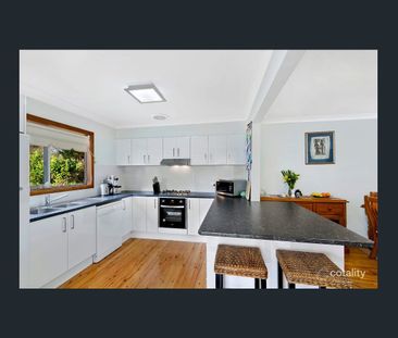 Coastal Charm in a Prime Killarney Vale Location - Photo 5