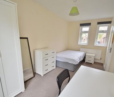 3 bedroom terraced house to rent - Photo 3