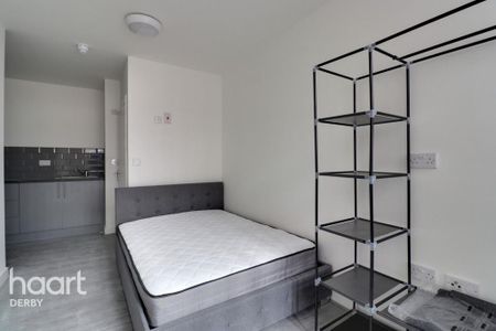 1 bedroom flat to rent - Photo 2