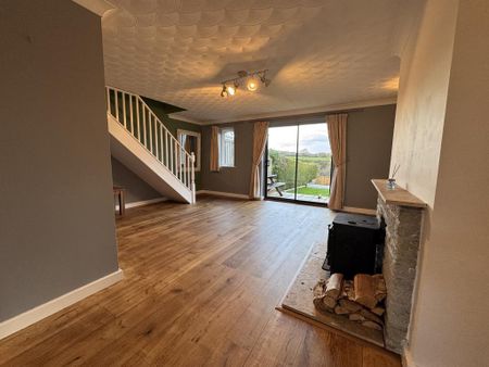 3 bedroom semi-detached house to rent - Photo 3