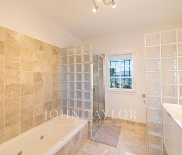 Maison à louer Mougins, Cote d'Azur, France6 500 EUR / Mois - Photo 1