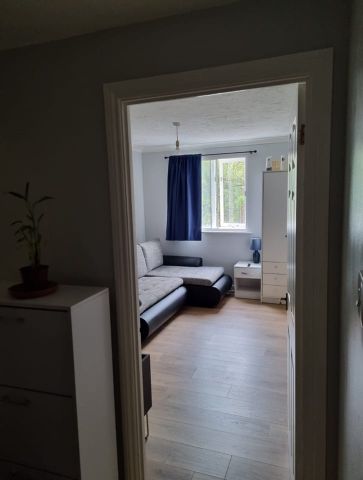 1 Bed Flat, Rothesay Court, SE6 - Photo 3