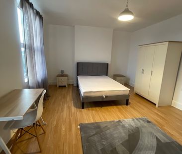 Room in a Shared House, Noel Street, NG7 - Photo 5