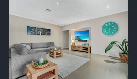 Wow - so Much Space - Photo 2