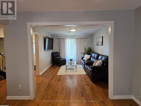 6063 FARMSTEAD LANE - Photo 5