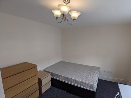 2 bedroom flat to rent - Photo 4
