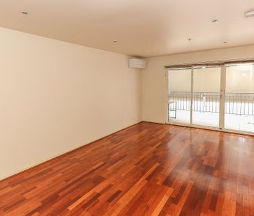 Location And Property Perfect! - Photo 2