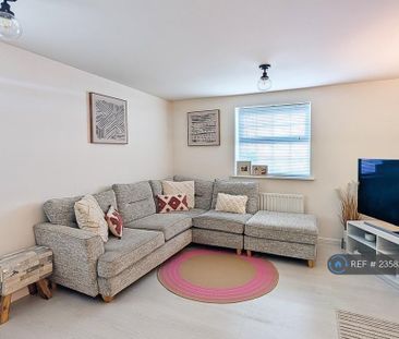 2 bedroom flat to rent - Photo 2