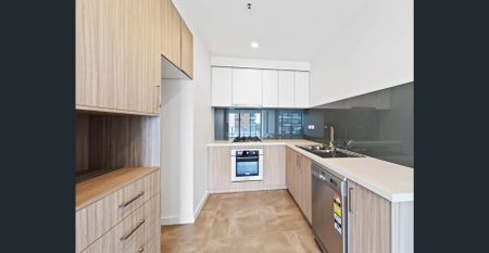 SIMPLE LIVING, IN PRIME LOCATION. - Photo 5