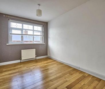 54 Spencer Street, Holywood, BT18 9DJ - Photo 3