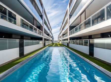 Montenegro, Faro - Photo 2