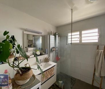 Location Appartement 2 pièces 44m² TERRE SAINTE 97410 - Photo 2