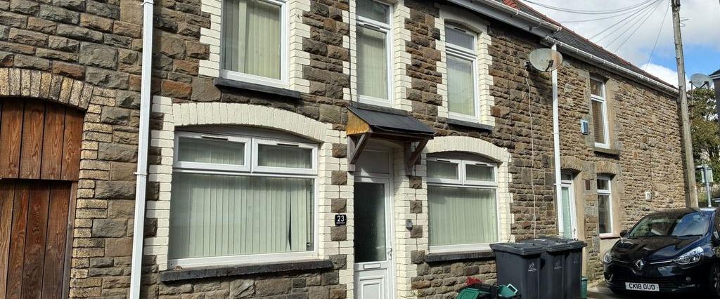2 bedroom terraced house to rent - Photo 1