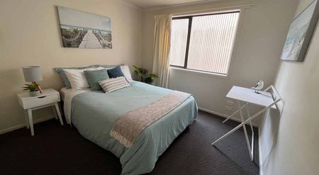 Warm Sunny Fully Furnished 3 bedroom house CBD - Photo 3