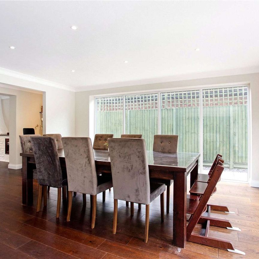 Beautiful family home in a sought after area of Virginia Water - Photo 1