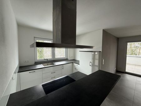moderne 2,5-Zimmer-Wohnung mit außergewöhnlichem, großen Balkon ab sofort frei! - Photo 5