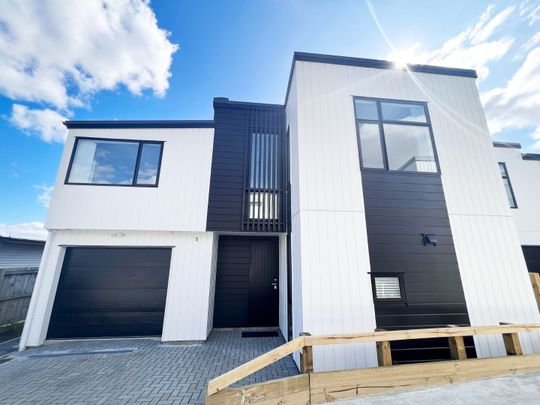 Stylish 4 Bedroom with Study Home in Prime Hillsborough Location - Photo 1