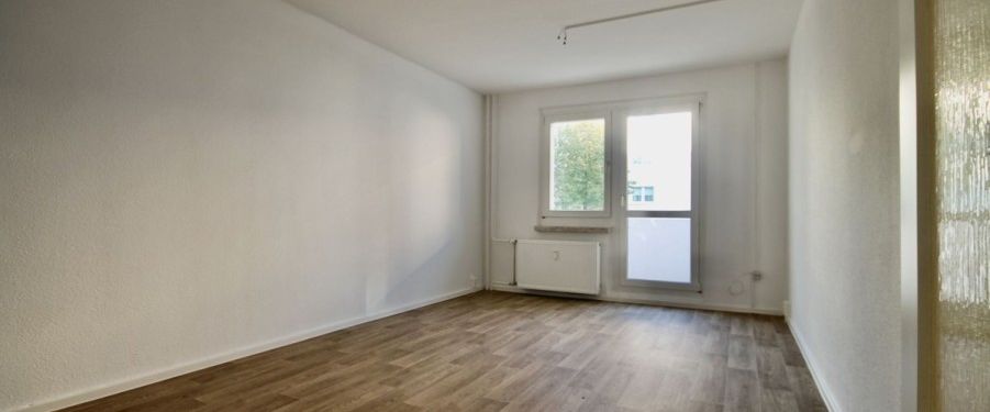 Schon entdeckt? - Moderne 4-Raum-Wohnung mit Balkon in Klingenberg - Photo 1