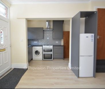 3 Bedroom Student Professional Rentals Leeds - Photo 6