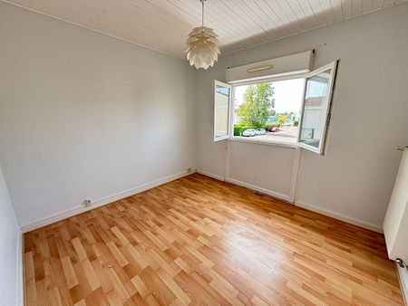 Location Maison 4 pièces 74m² - Photo 2