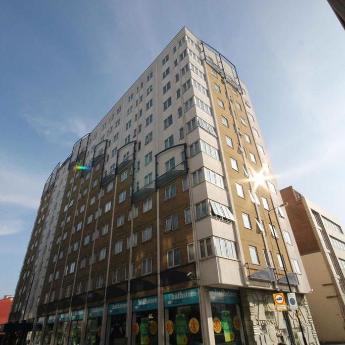 2 bedroom flat to rent - Photo 2