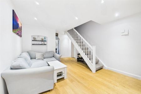 4 bedroom semi-detached house to rent - Photo 2