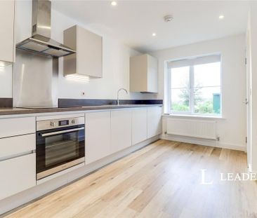 3 bedroom semi-detached house to rent - Photo 5