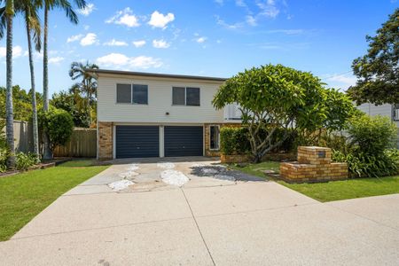 Christmas by the Pool - Your New Home Awaits! - Photo 3