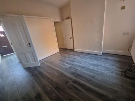 3 bedroom terraced house to rent - Photo 3