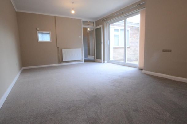 2 bedroom semi-detached bungalow to rent - Photo 1