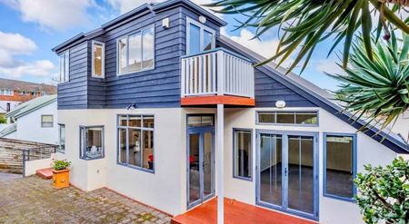 Spacious Family Living Near Beaches, Parks & T... - Photo 3