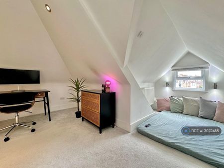 2 bedroom semi-detached house to rent - Photo 2