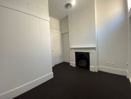 LYGON STREET AND MELBOURNE UNI AT YOUR FINGERTIPS! - Photo 4