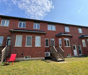 For Lease - 506 Threshing Mill Boulevard, Oakville, Ontario - Photo 6