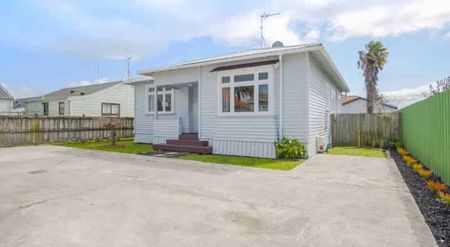 Character Bungalow in Claudelands - Photo 2