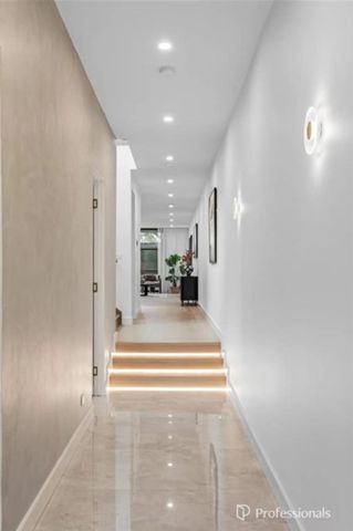 Brand New Luxury Living - Photo 4
