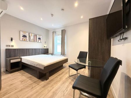 Studio to rent - Photo 2