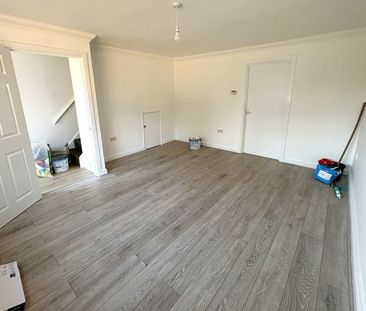 Inkerman Road, Woking - 3 bedrooms Property for lettings - Seymours - Photo 5