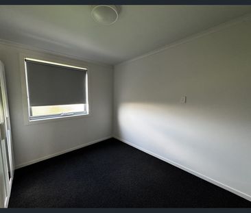 Spacious Family Living - Photo 2